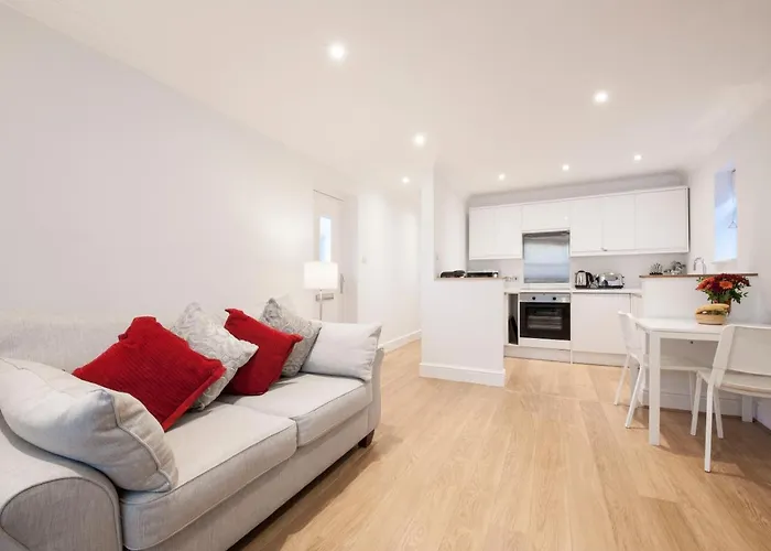High Hedges Apartment C